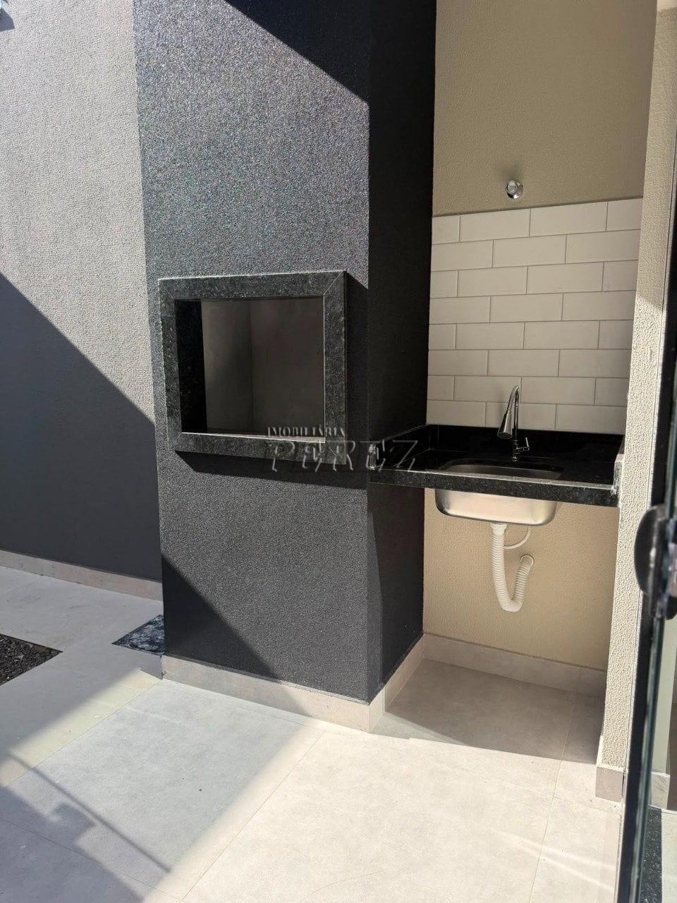 Casa à venda na região oeste de Londrina - Colinas