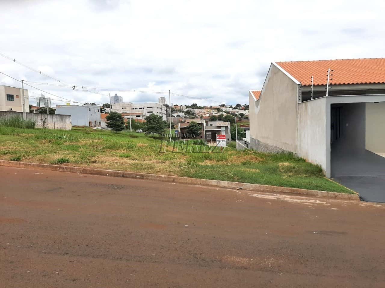 Terreno à venda em Ibiporã - Rua Nazareno Pizze — foto principal