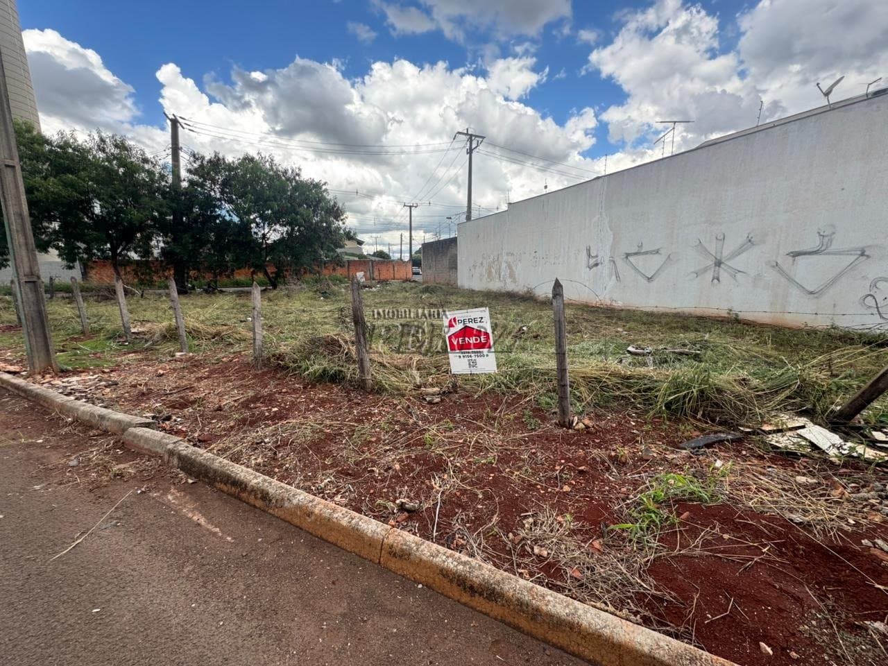 Terreno à venda na região leste de Londrina