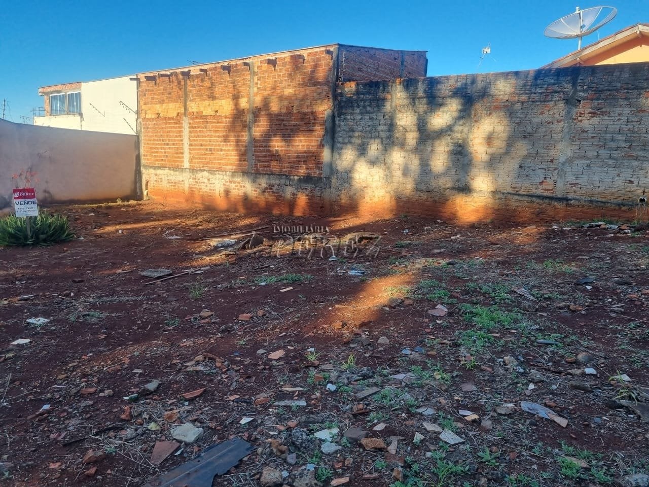 Terreno à venda no Jardim Santa Cruz na região norte de Londrina - Rua Remo Ferrarese