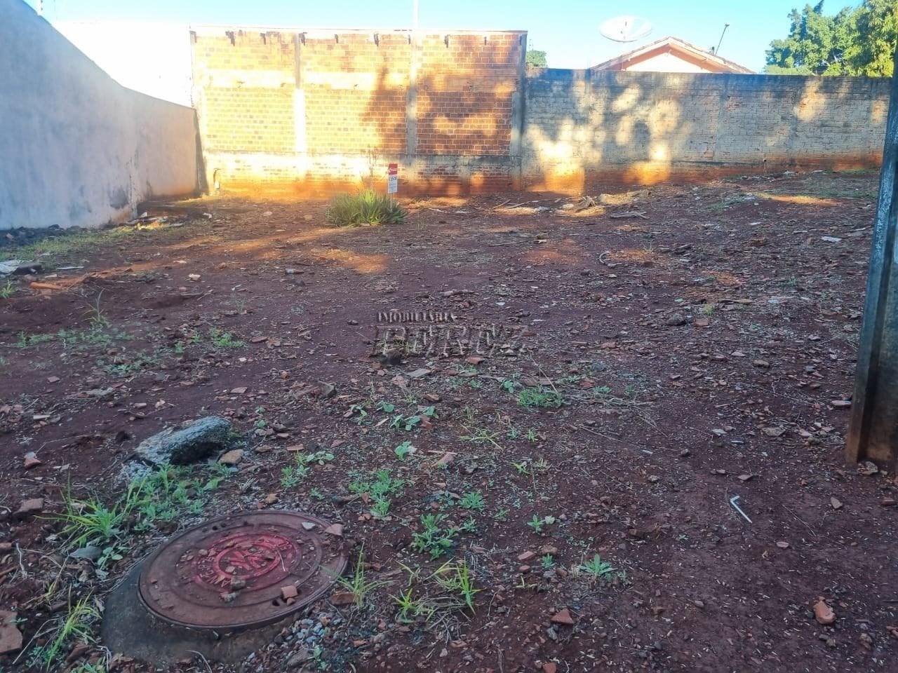 Terreno à venda no Jardim Santa Cruz na região norte de Londrina - Rua Remo Ferrarese
