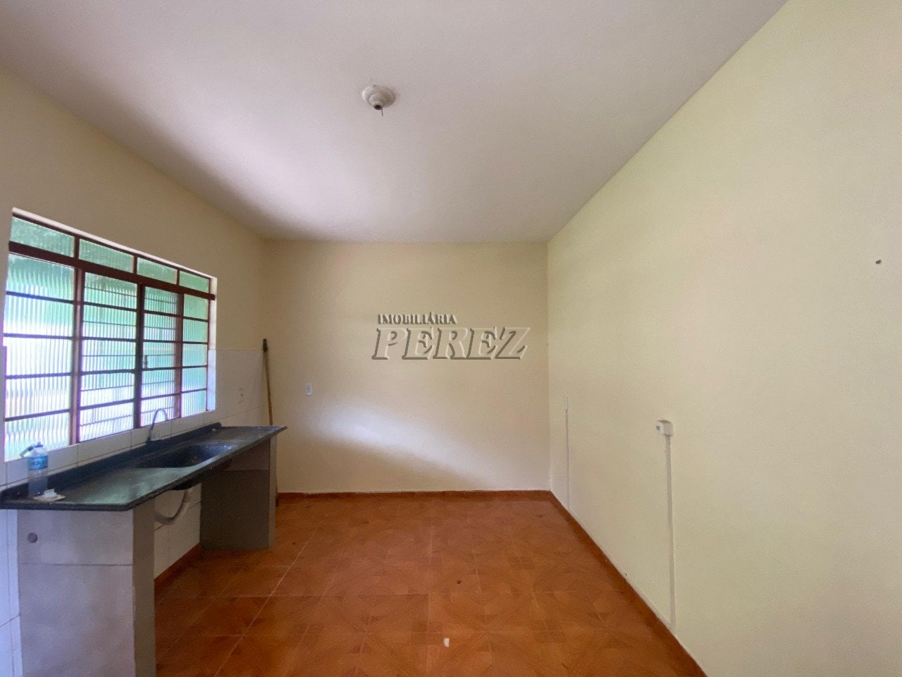 Casa para alugar na região oeste de Londrina - Colúmbia