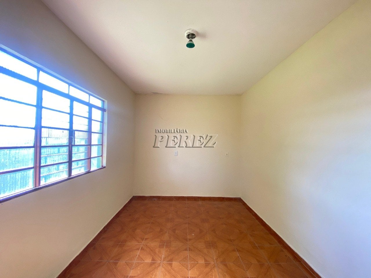 Casa para alugar na região oeste de Londrina - Colúmbia