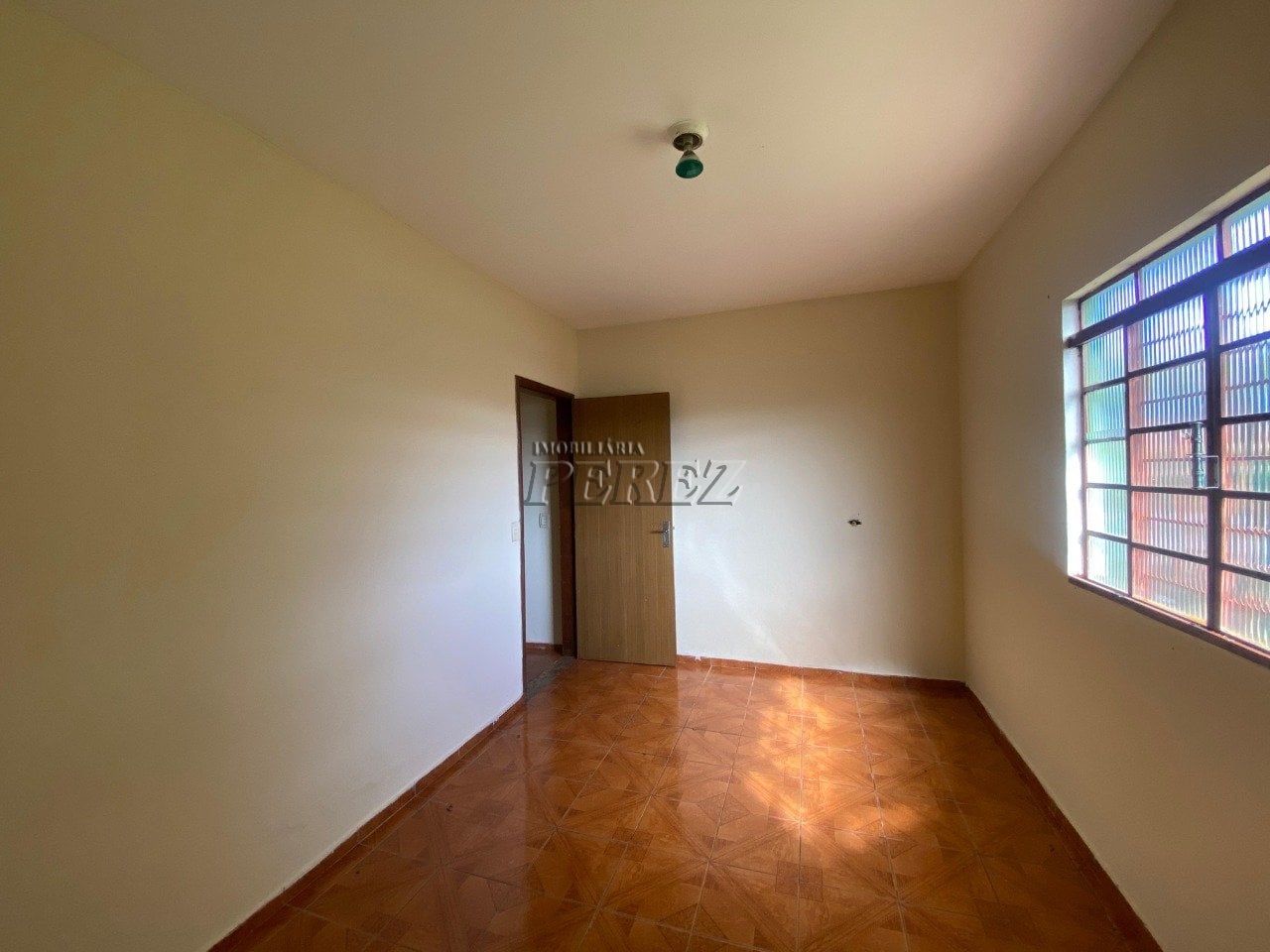 Casa para alugar na região oeste de Londrina - Colúmbia