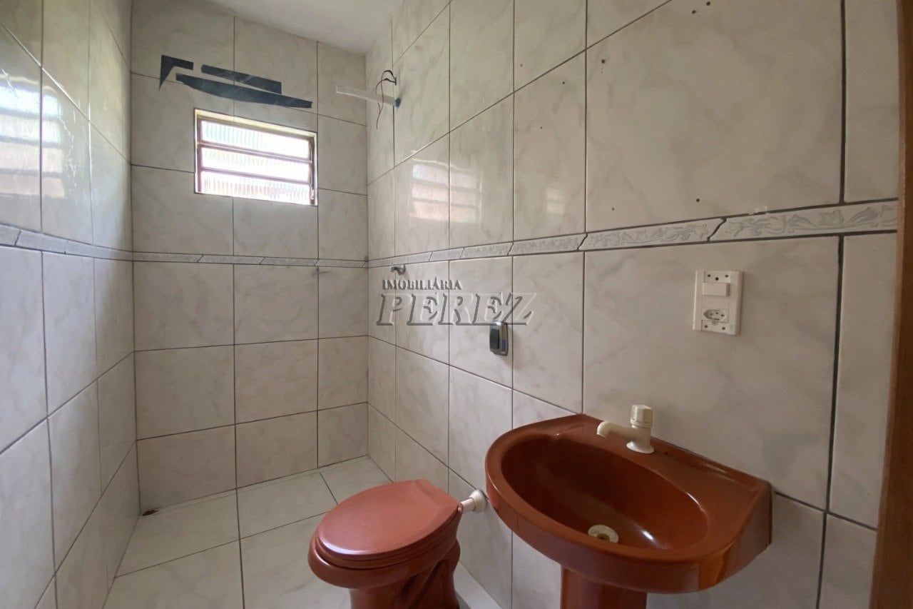 Casa para alugar na região oeste de Londrina - Colúmbia