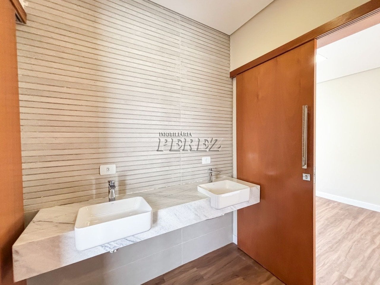 Casa à venda no Condomínio Aranguá em Londrina - Parque Tauá
