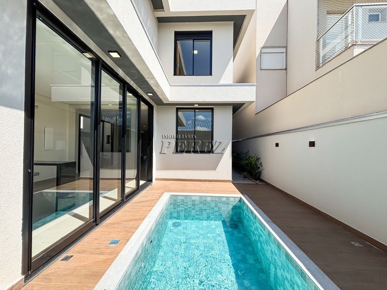 Casa à venda no Condomínio Aranguá em Londrina - Parque Tauá
