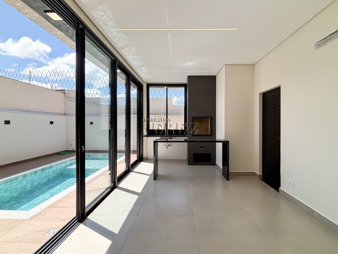 Casa à venda no Condomínio Aranguá em Londrina - Parque Tauá