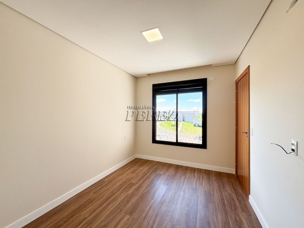 Casa à venda no Condomínio Aranguá em Londrina - Parque Tauá