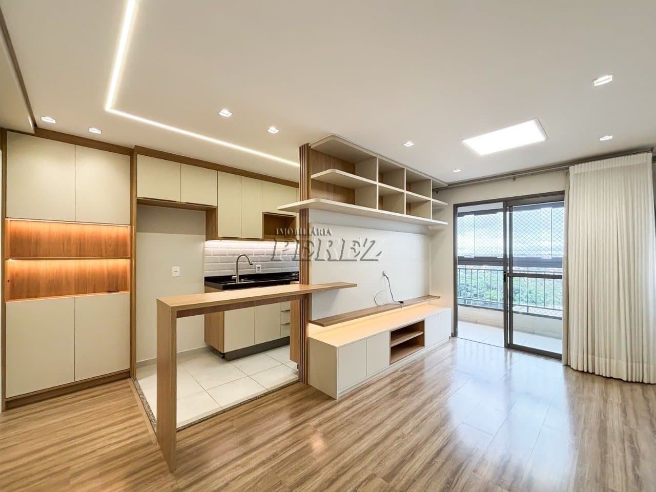 Apartamento à venda no Condomínio Sunny Downtown no centro de Londrina