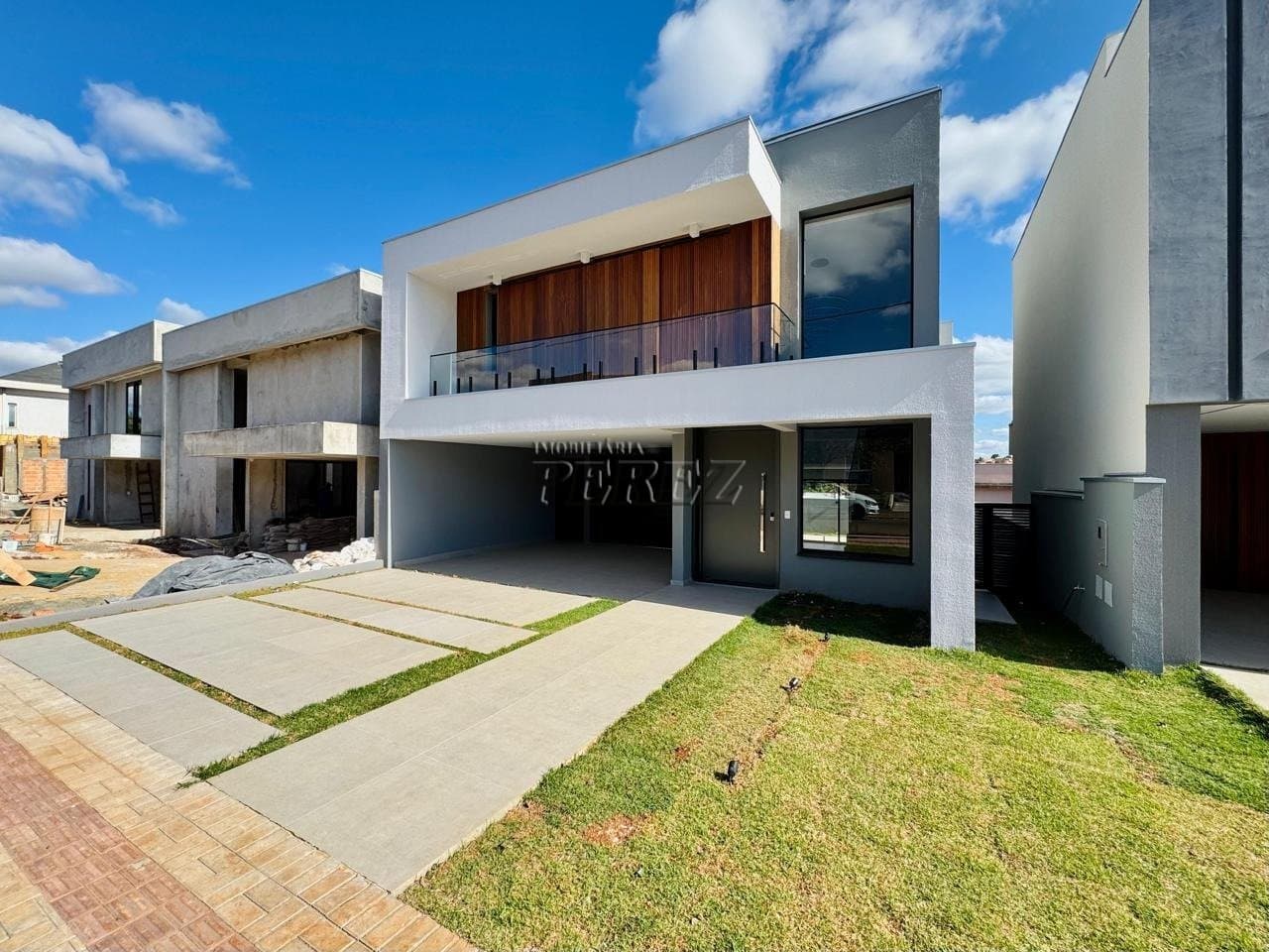 Casa à venda no Condomínio Araçari na região leste de Londrina - Parque Tauá