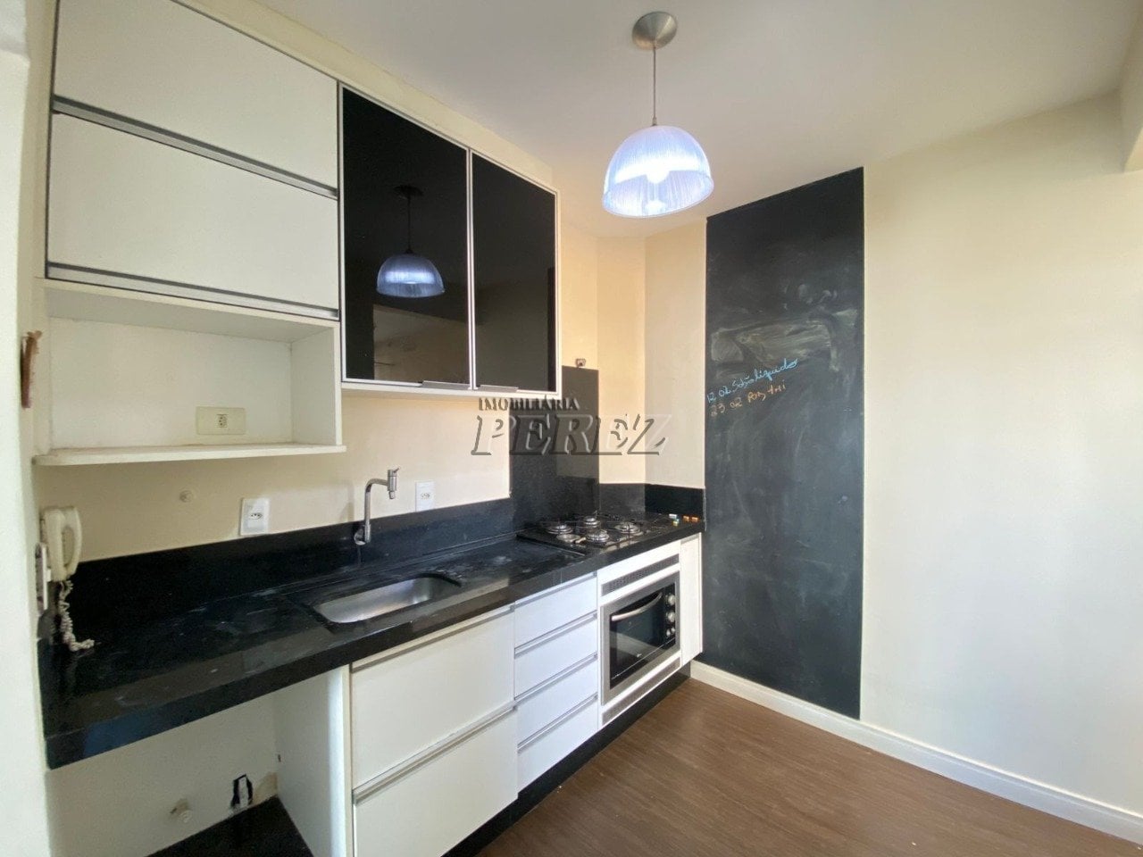 Apartamento para alugar no Edifício Villa D´Este na região oeste de Londrina - Jardim Andrade