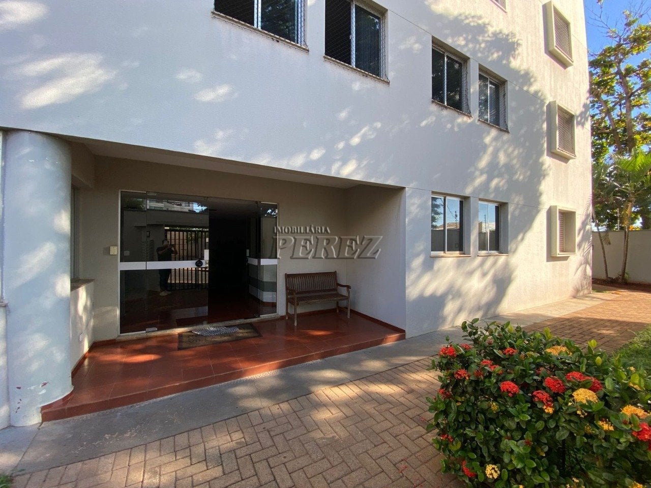 Apartamento para alugar no Edifício Villa D´Este na região oeste de Londrina - Jardim Andrade