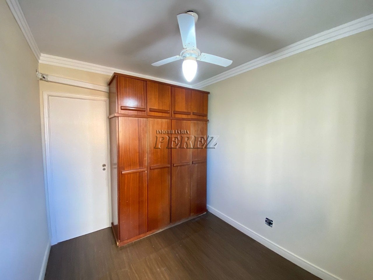 Apartamento para alugar no Edifício Villa D´Este na região oeste de Londrina - Jardim Andrade