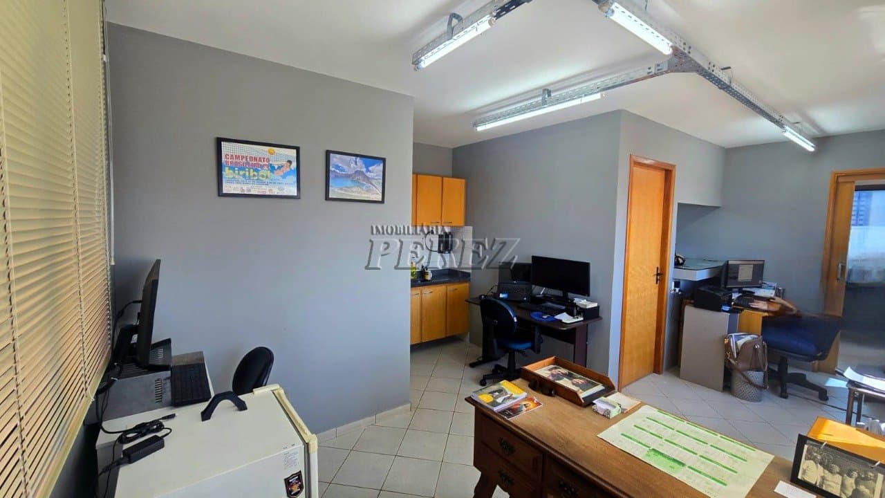Sala comercial à venda no Edifício Oscar Fuganti - Região central de Londrina