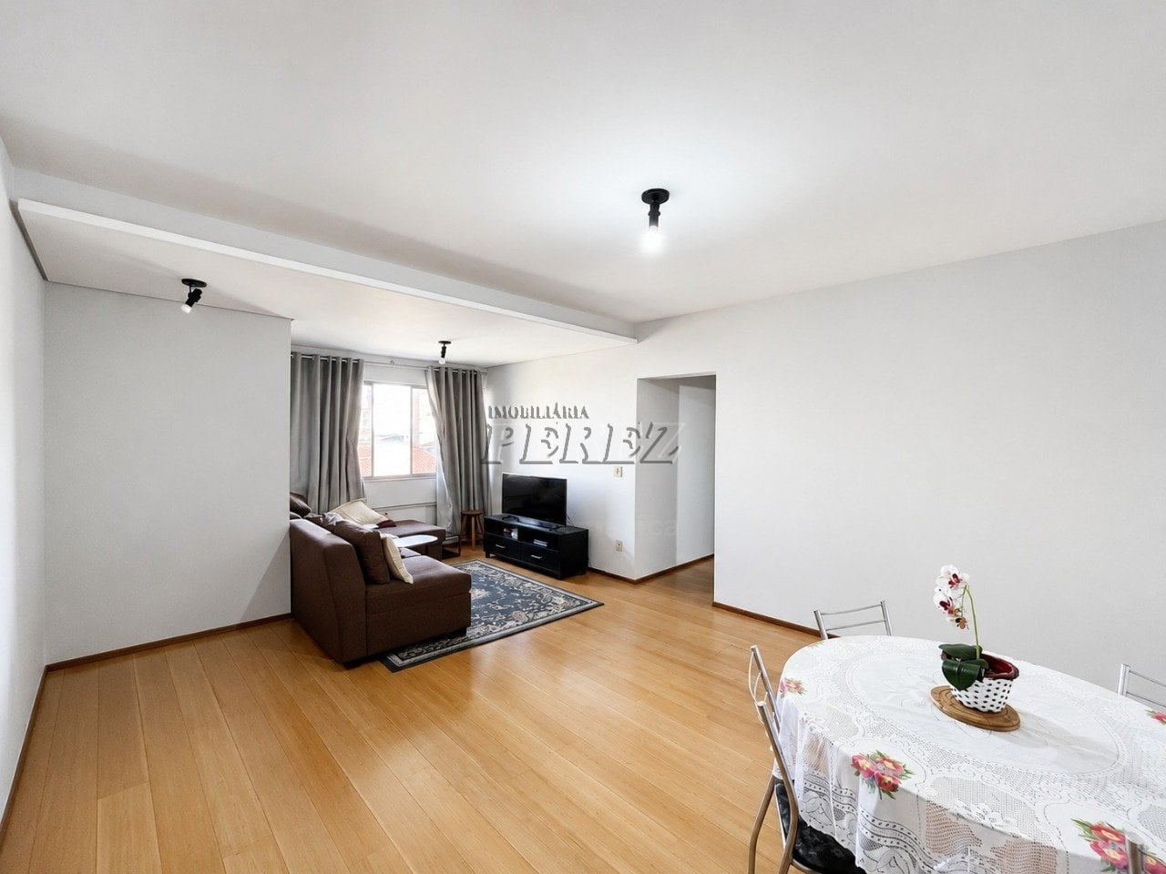 Apartamento à venda no Edifício Aritana na região oeste de Londrina - Dom Bosco