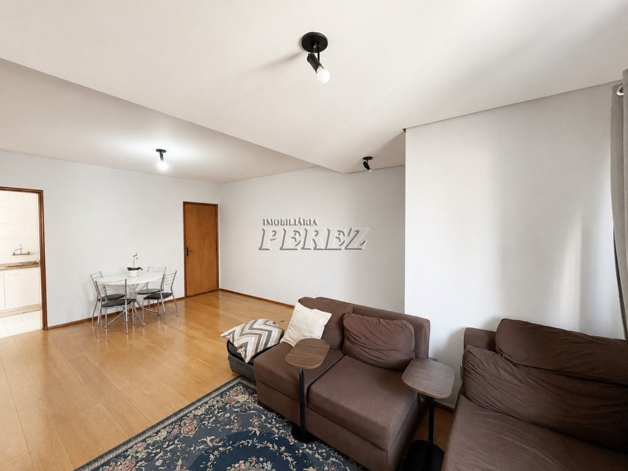 Apartamento à venda no Edifício Aritana na região oeste de Londrina - Dom Bosco
