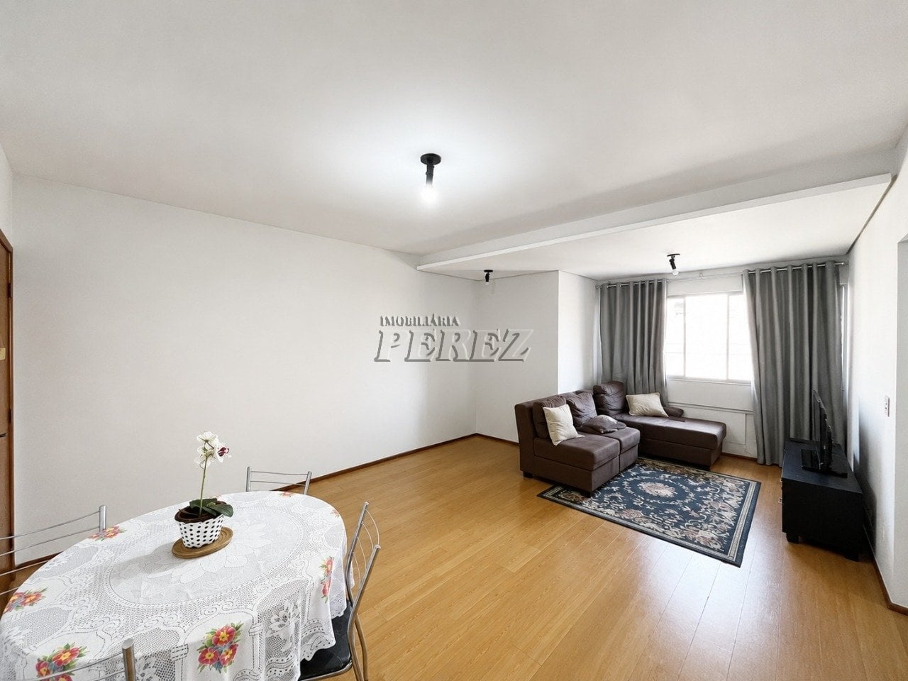 Apartamento à venda no Edifício Aritana na região oeste de Londrina - Dom Bosco