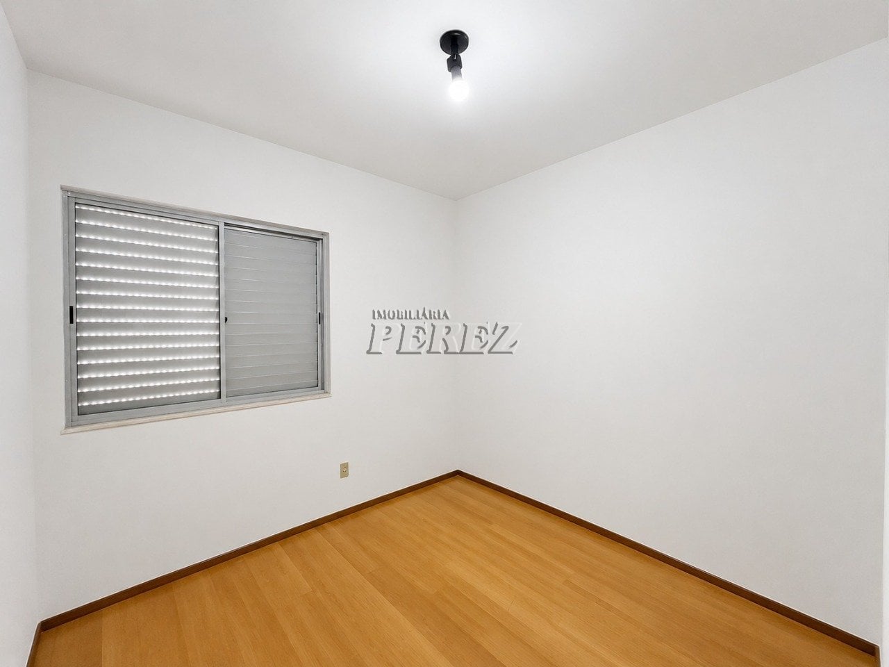 Apartamento à venda no Edifício Aritana na região oeste de Londrina - Dom Bosco