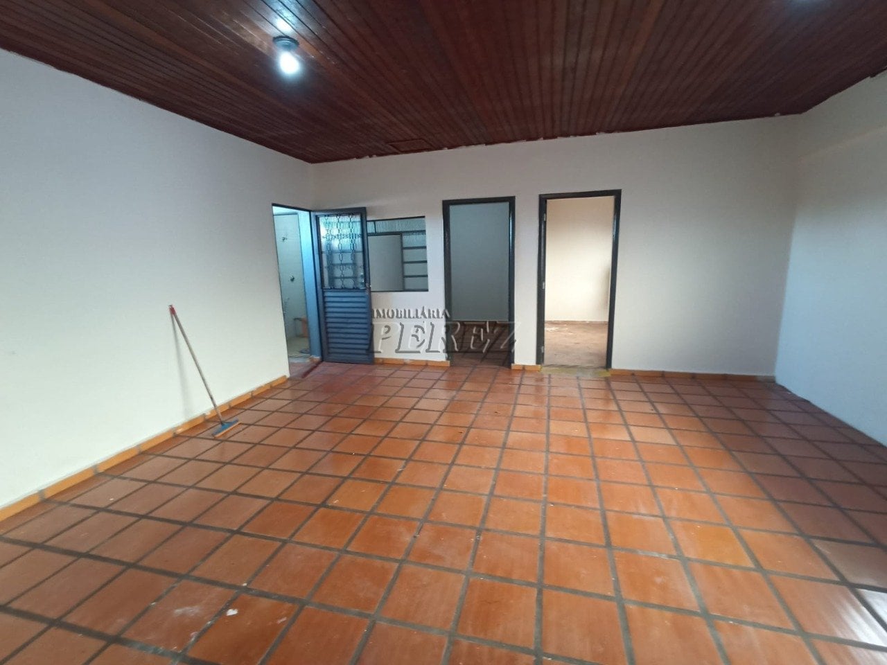 Casa para alugar no Jardim Hedy na região oeste de Londrina