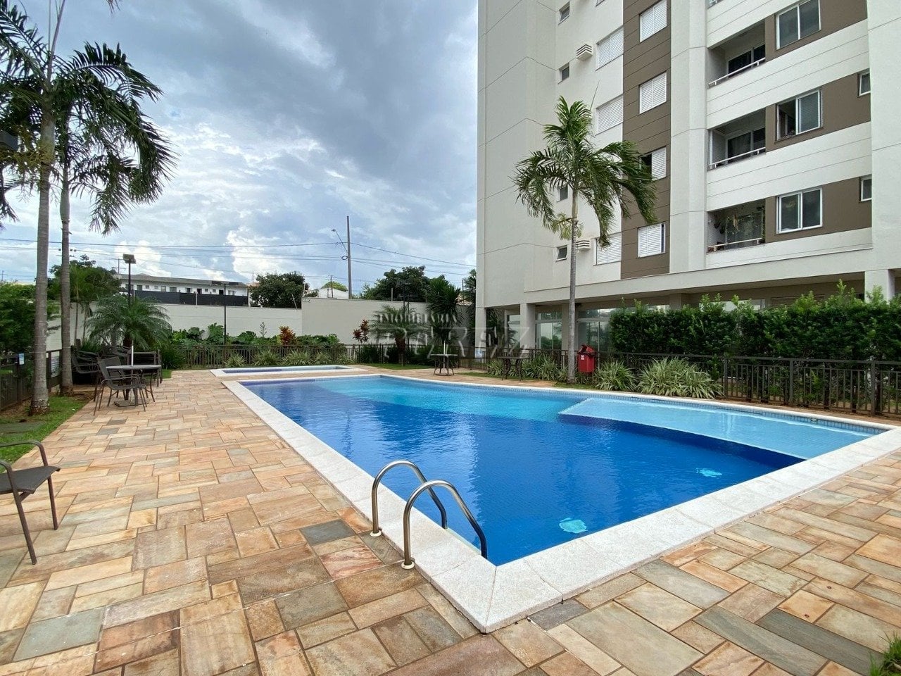 Apartamento à venda no Duetto Residence na região leste de Londrina
