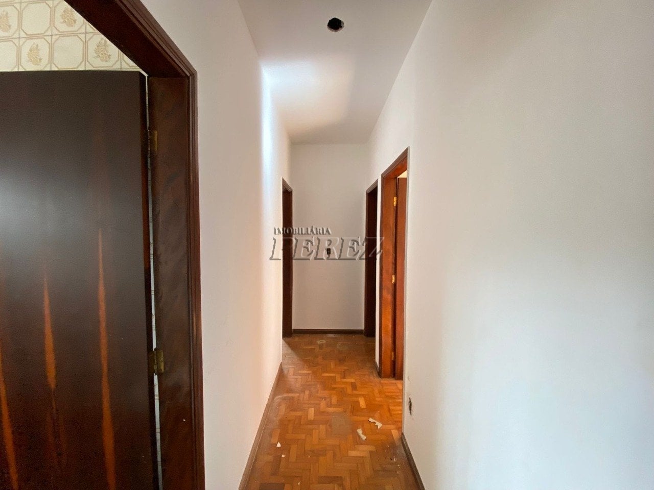 Casa à venda e locação no bairro Bancários, região oeste de Londrina