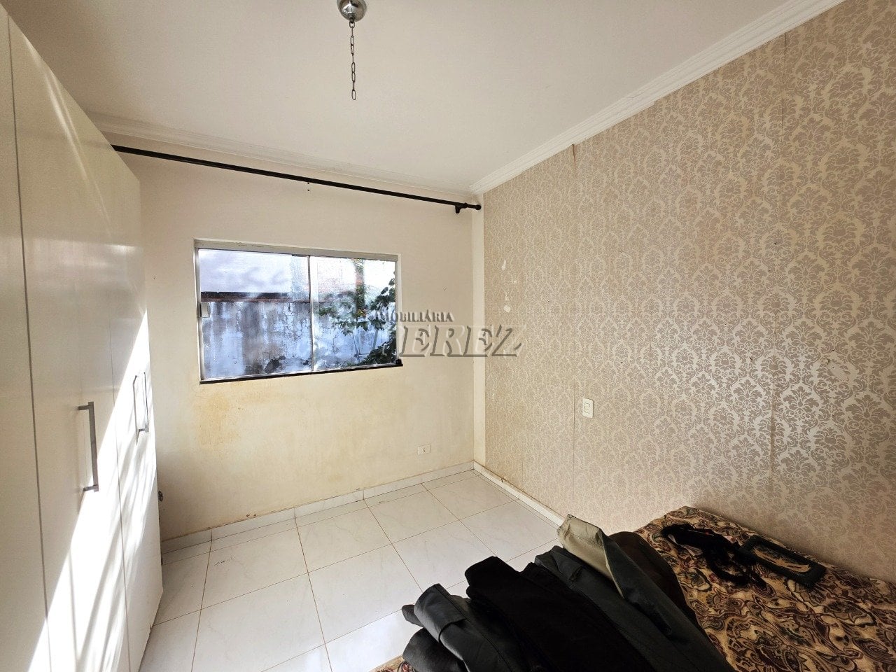 Casa geminada à venda no Jardim Santa Alice na região leste de Londrina