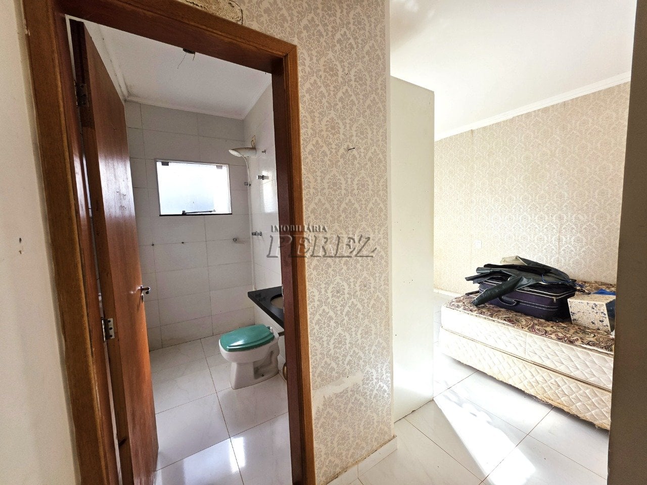 Casa geminada à venda no Jardim Santa Alice na região leste de Londrina