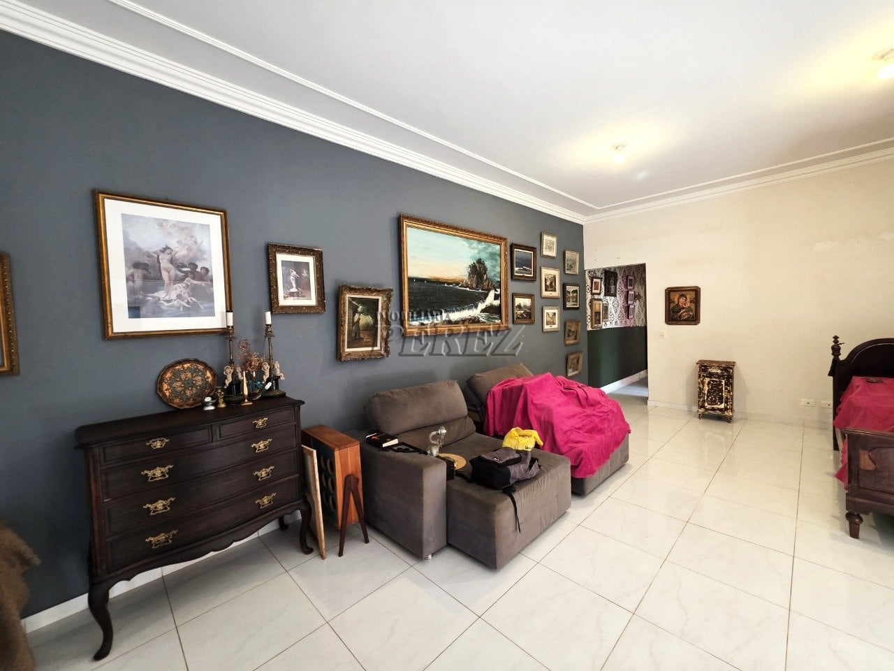 Casa geminada à venda no Jardim Santa Alice na região leste de Londrina