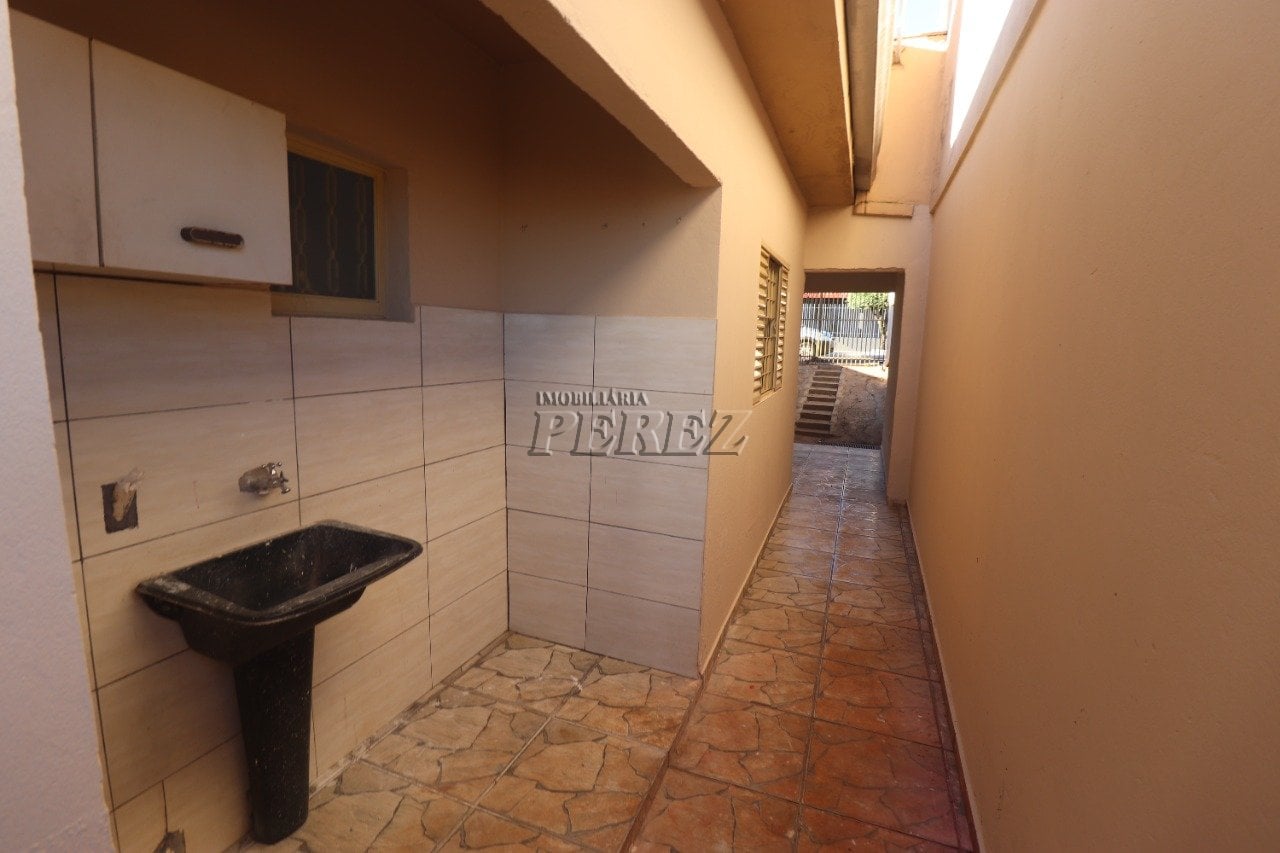 Casa à venda e locação no Jardim Tarobá, região sul de Londrina