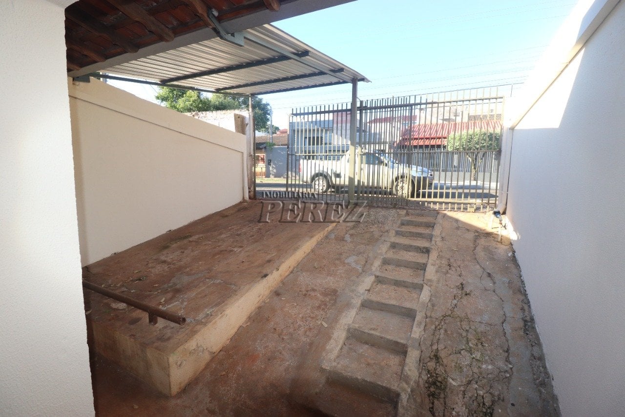 Casa à venda e locação no Jardim Tarobá, região sul de Londrina