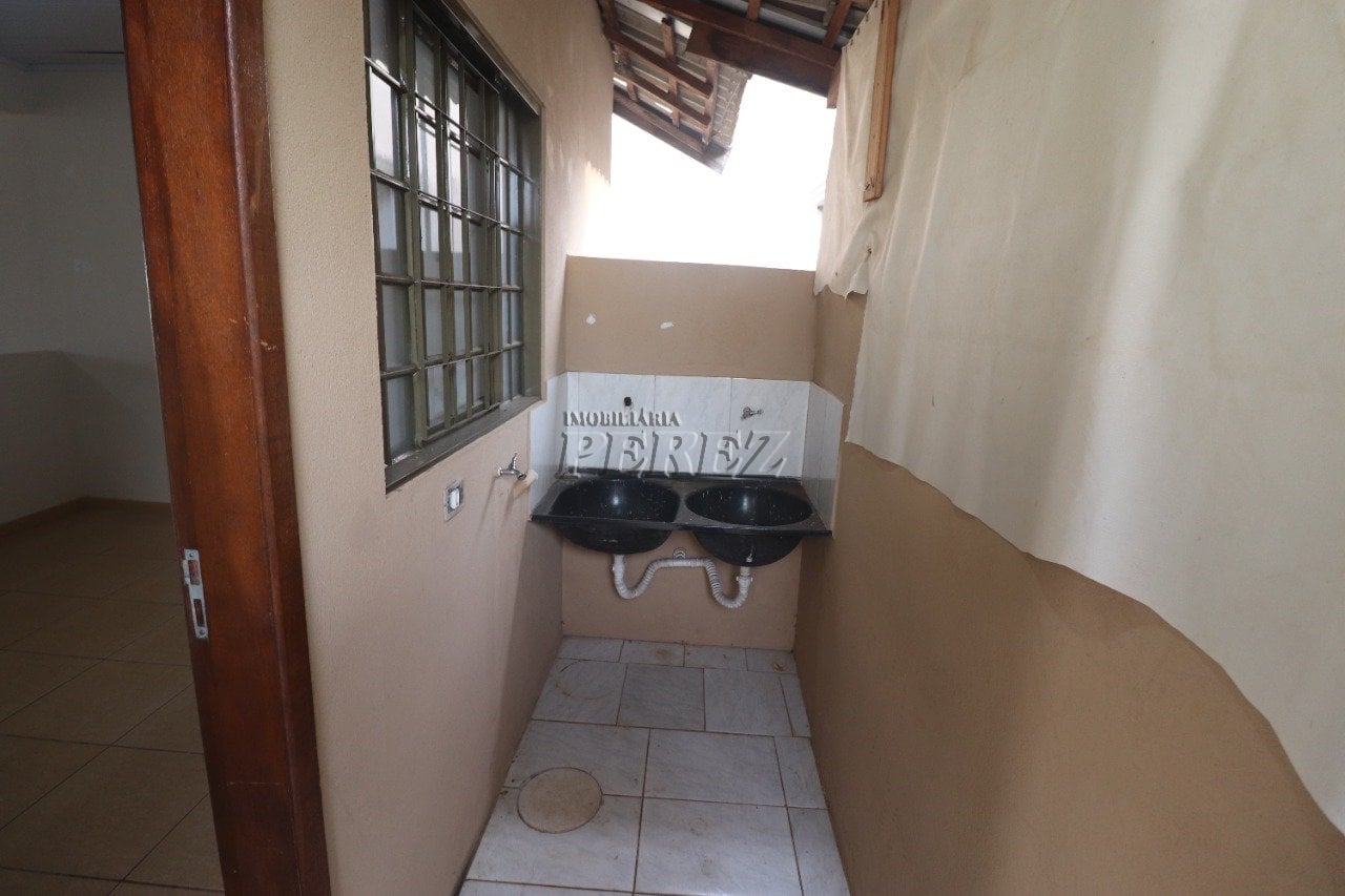 Casa à venda e locação no Jardim Alto do Cafezal na região sul de Londrina