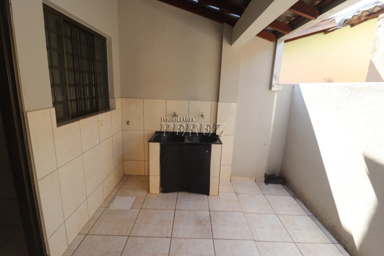 Casa à venda e locação no Jardim Alto do Cafezal na região sul de Londrina