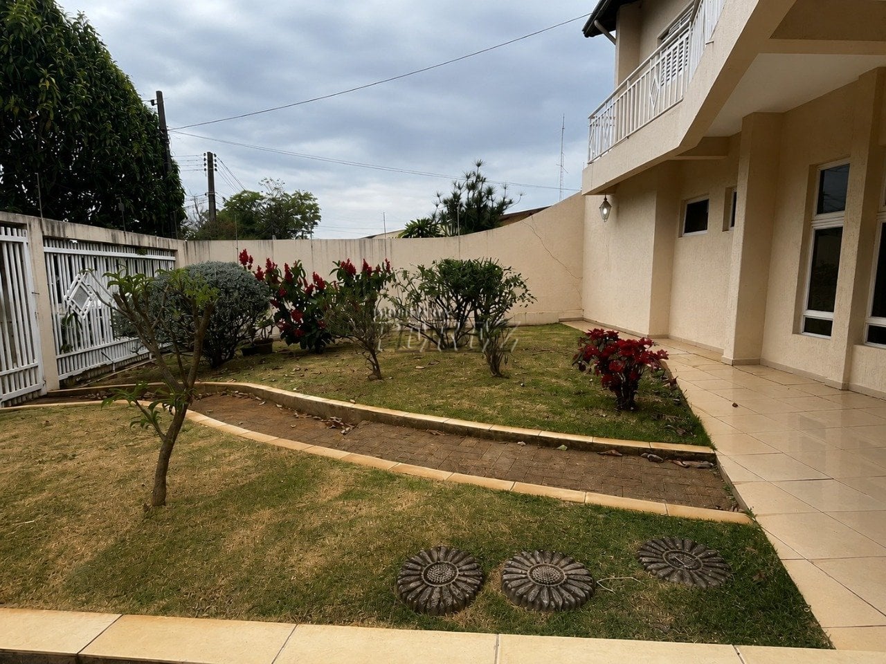Sobrado à venda no Lago Parque, centro de Londrina