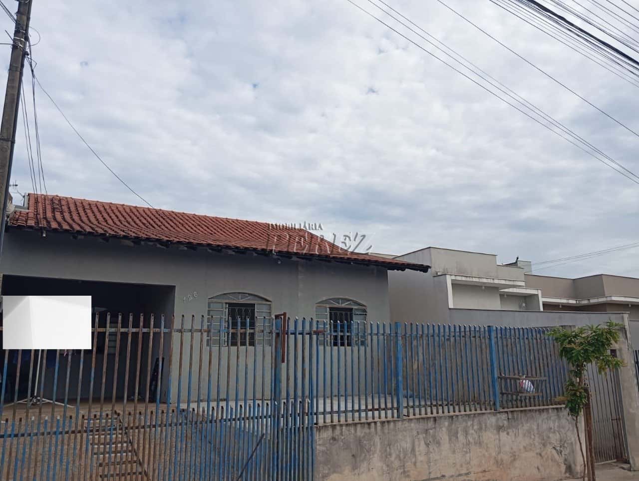 Casa à venda no Jardim Jatobá, região sul de Londrina — foto principal