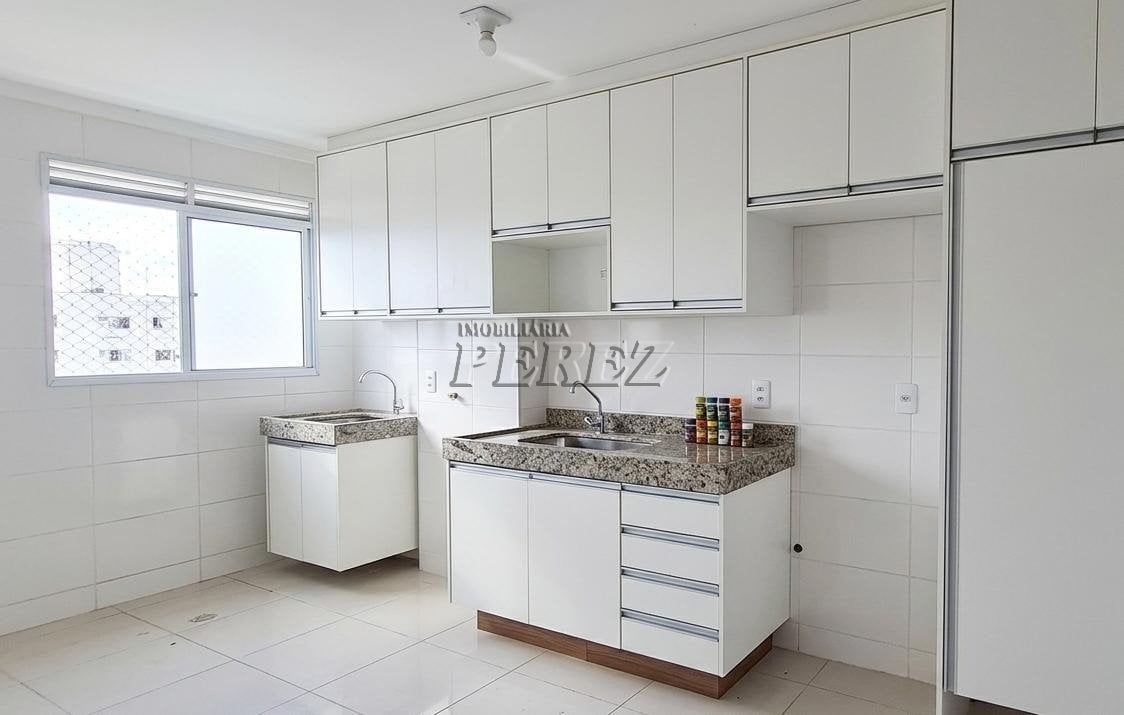 Apartamento à venda no Edifício La Savona na região sul de Londrina