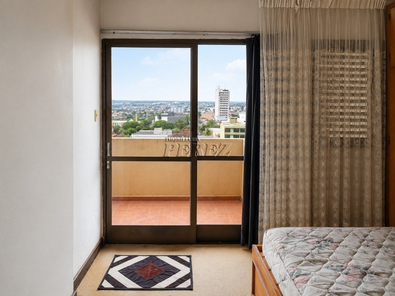 Apartamento à venda no Edifício Lilian - Centro de Londrina