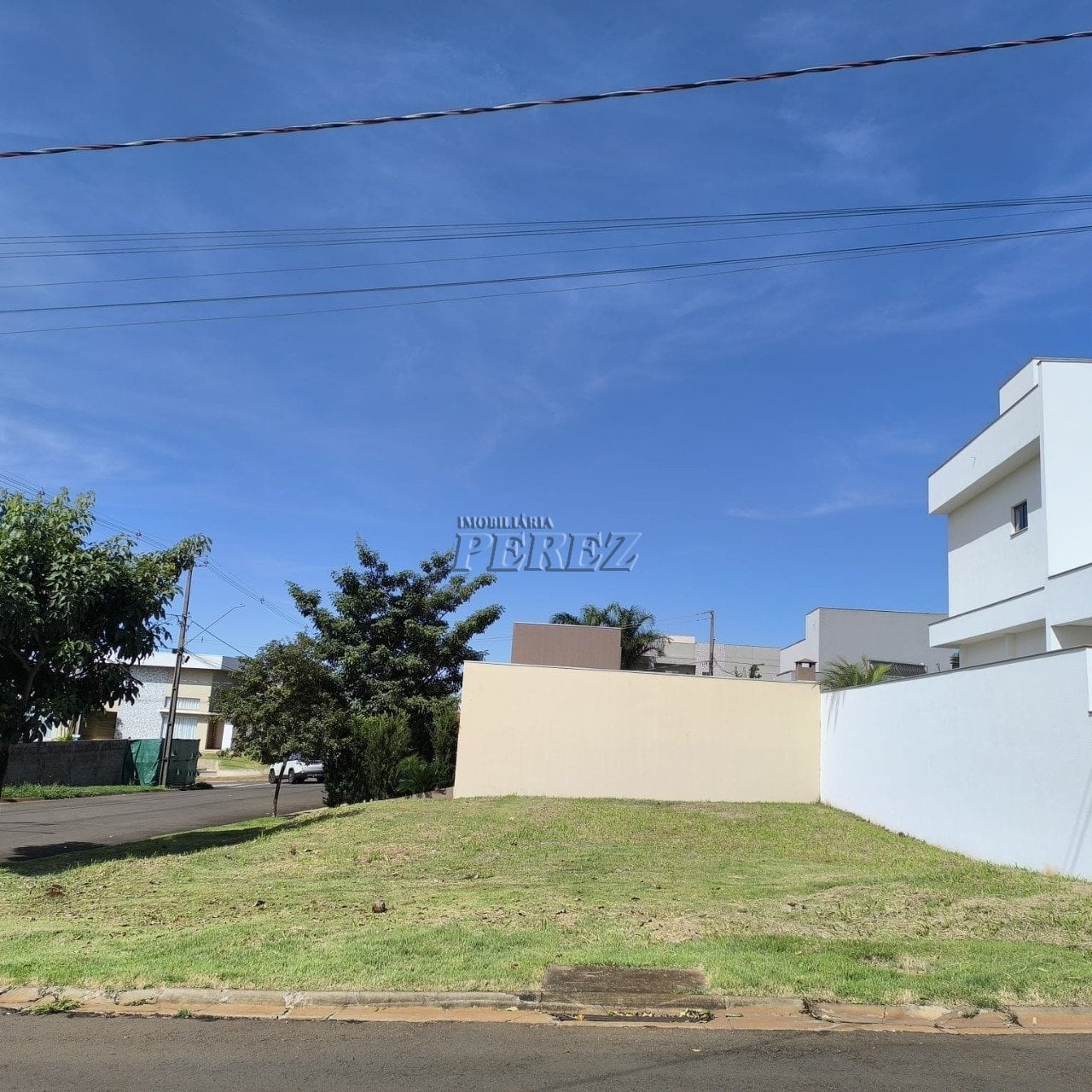 Terreno à venda no Condomínio Morada das Flores em Cambé