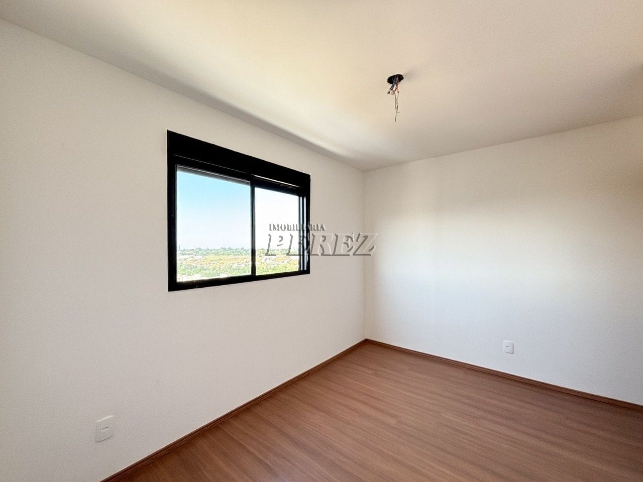 Apartamento à venda no Residencial Le Chalet - Região oeste de Londrina