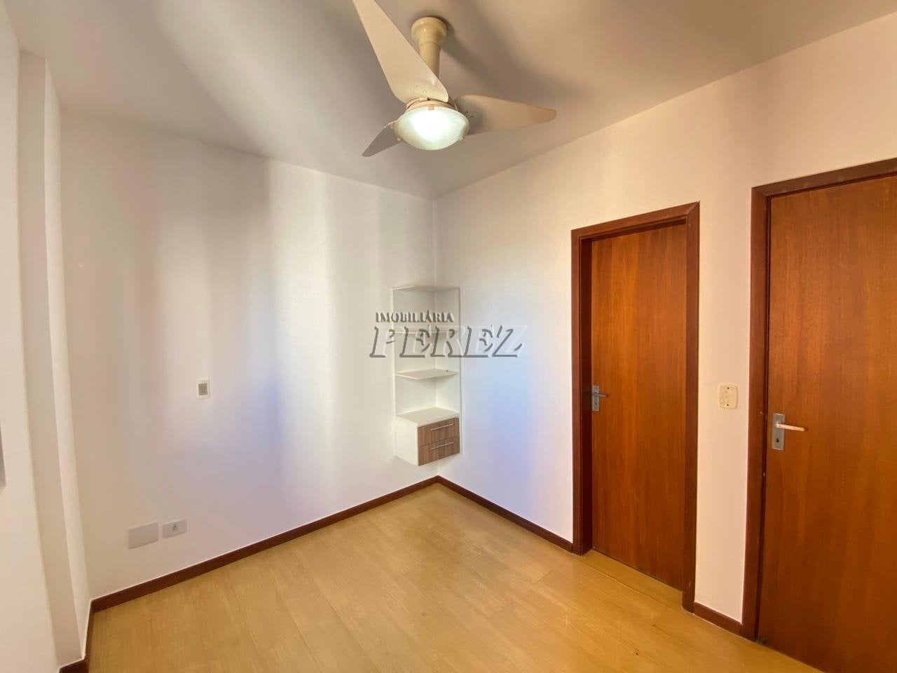 Apartamento à venda no Edifício Porto Bello na região oeste de Londrina