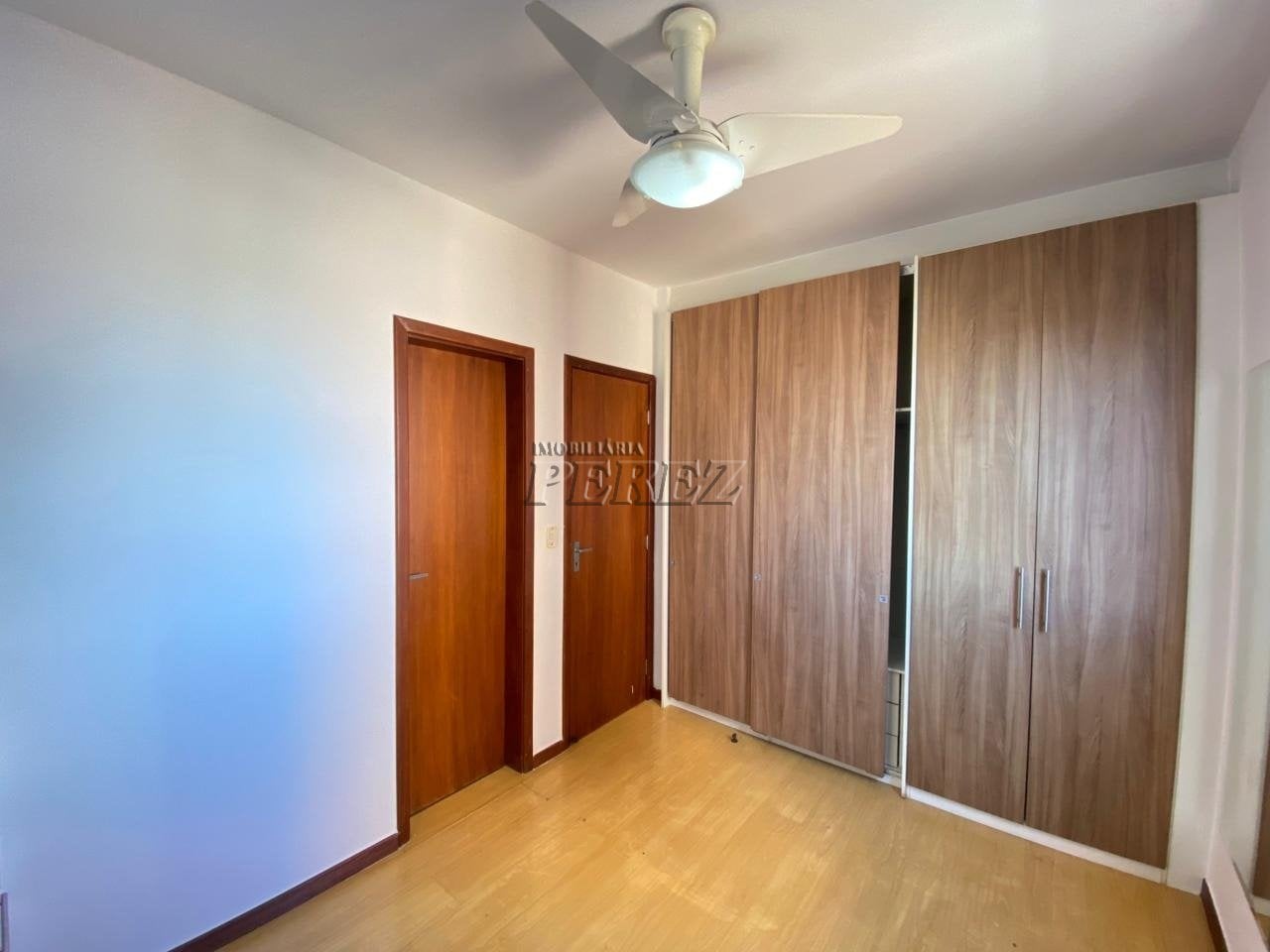 Apartamento à venda no Edifício Porto Bello na região oeste de Londrina