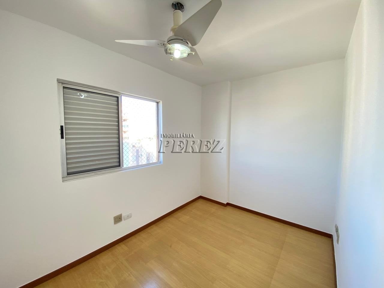 Apartamento à venda no Edifício Porto Bello na região oeste de Londrina