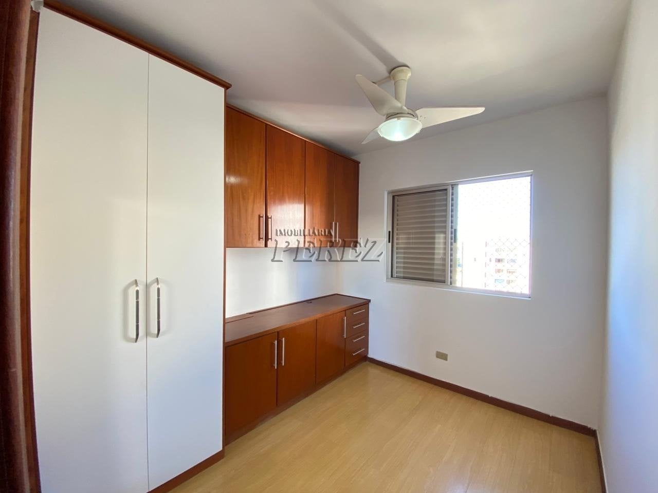 Apartamento à venda no Edifício Porto Bello na região oeste de Londrina