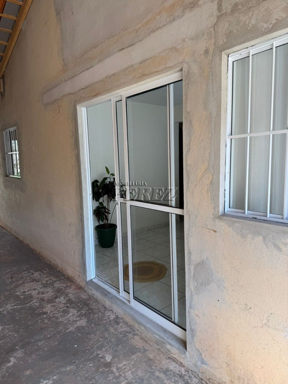 Casa à venda no Jardim Maria Lúcia, região oeste de Londrina