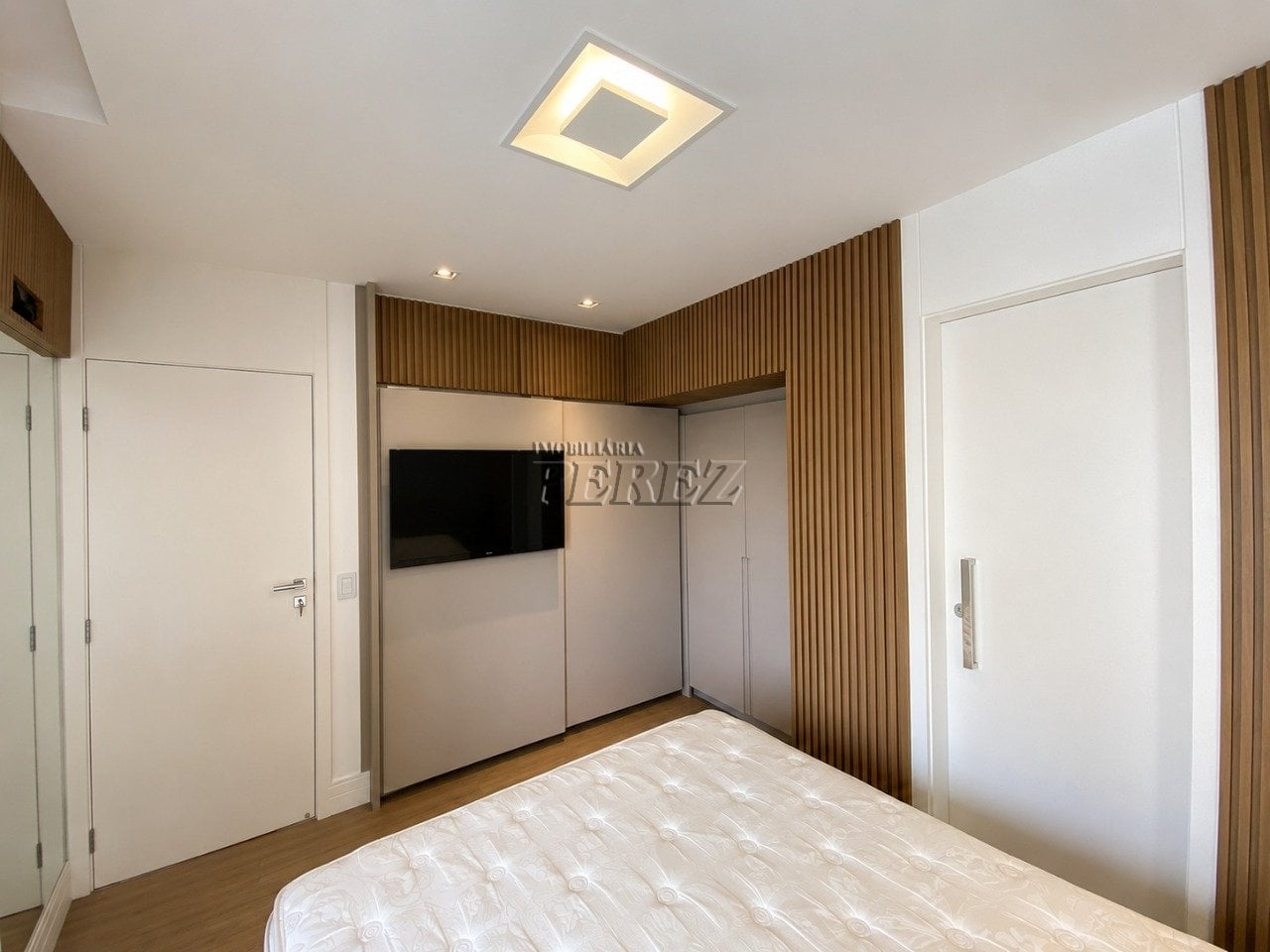 Apartamento à venda no Residencial Shangri-lá, região oeste de Londrina