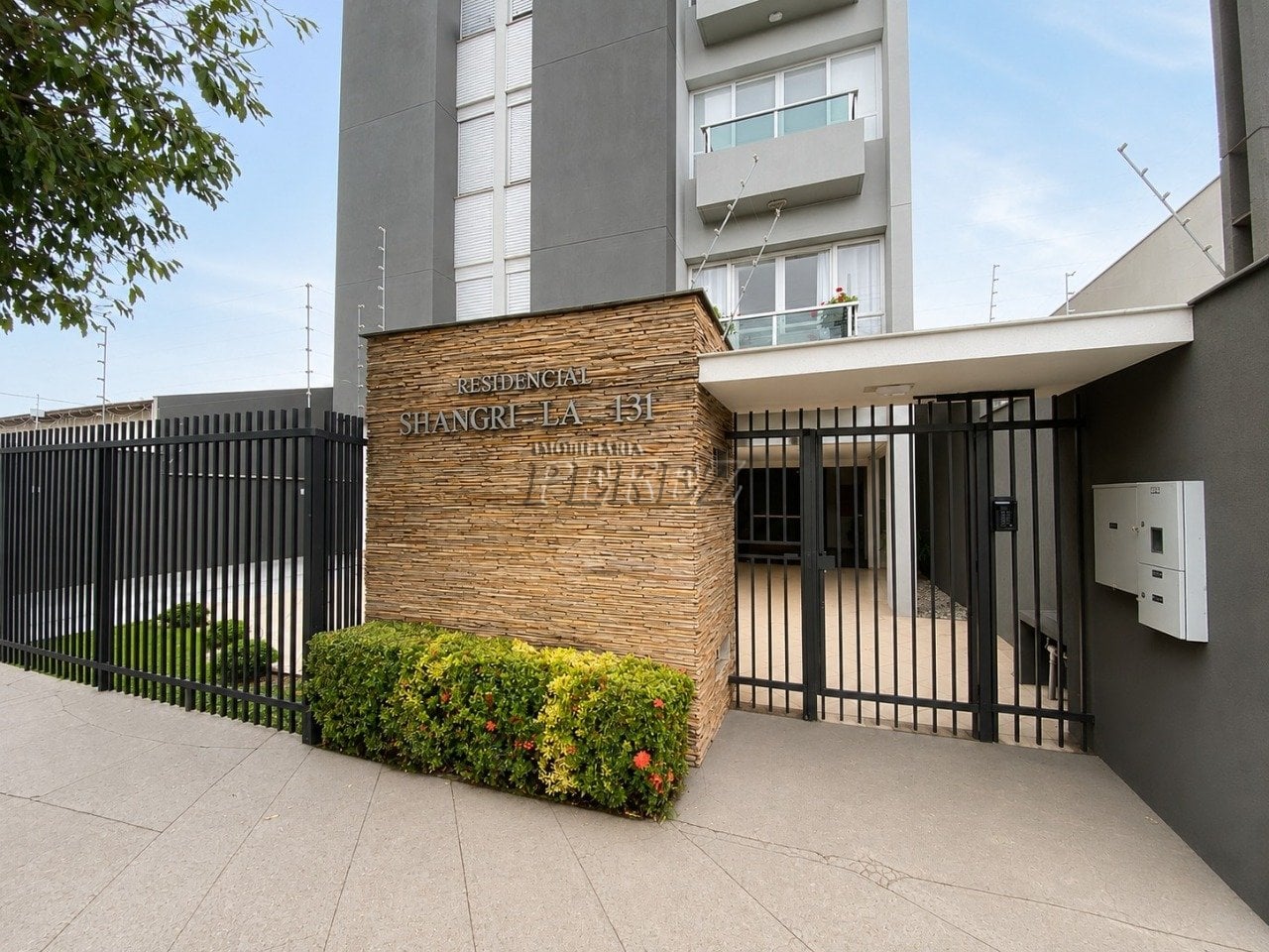 Apartamento à venda no Residencial Shangri-lá, região oeste de Londrina