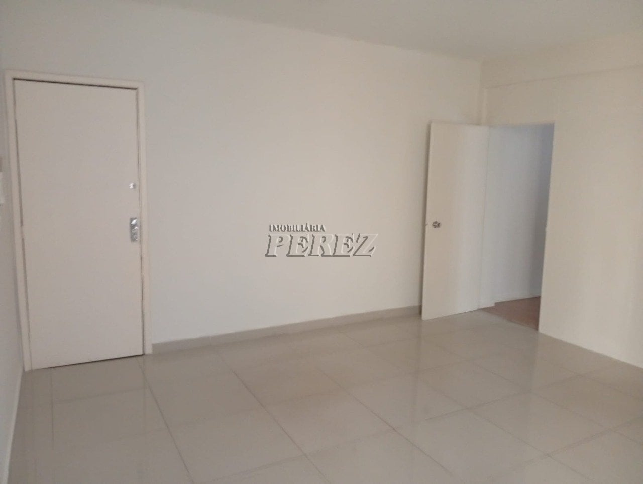Sala comercial à venda no Centro Profissional na região central de Londrina
