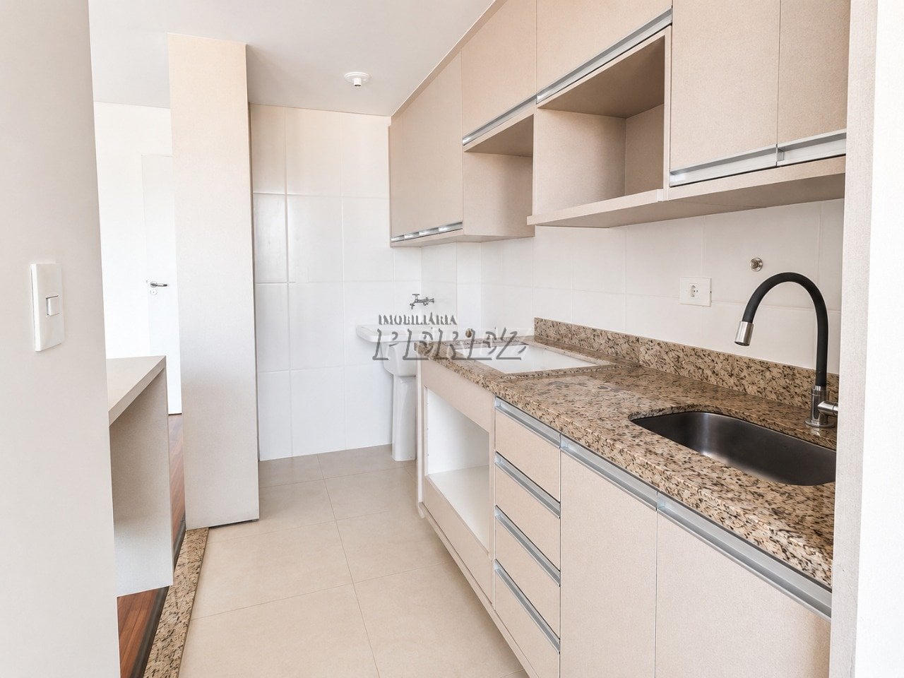 Apartamento para alugar Jardim Shangri-la A, Londrina/PR