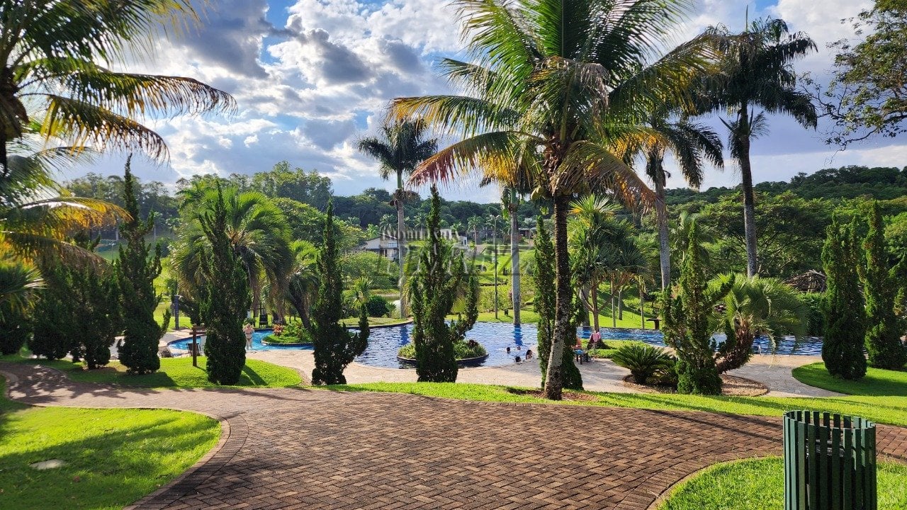 Terreno à venda no Terras de Canaã Home Resort em Cambé