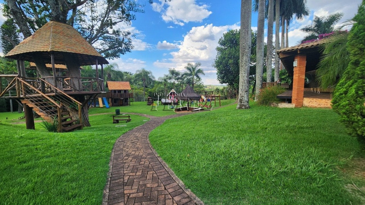 Terreno à venda no Terras de Canaã Home Resort em Cambé